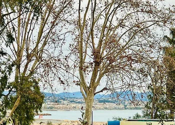 Loubet Plage, Vue Villeneuve-Loubet